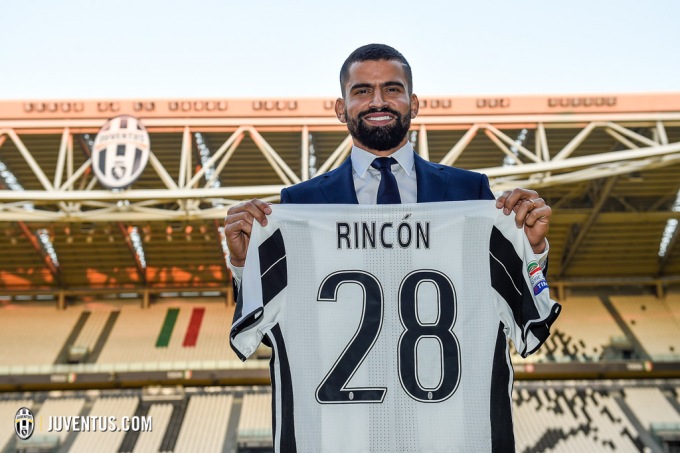 Juventus, conferenza stampa Tomas Rincon